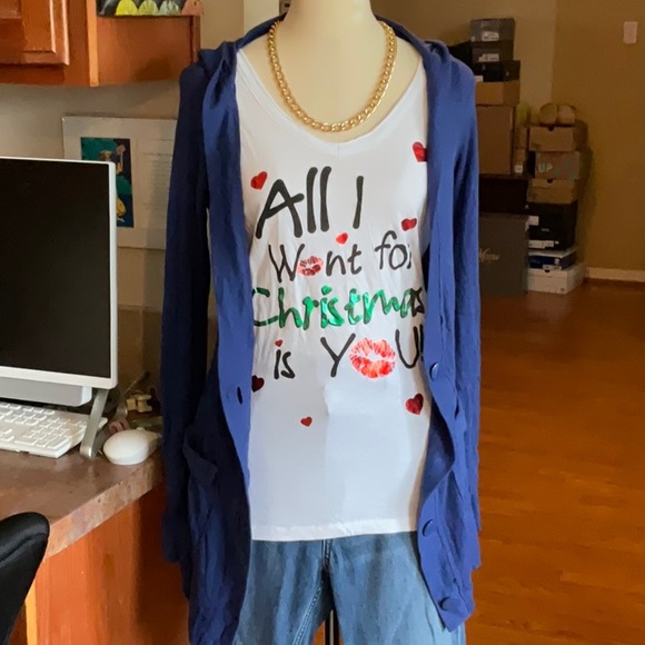 Miley Cyrus Max Azria White Graphic Christmas Tee Size XXL, NWT - Picture 3 of 12